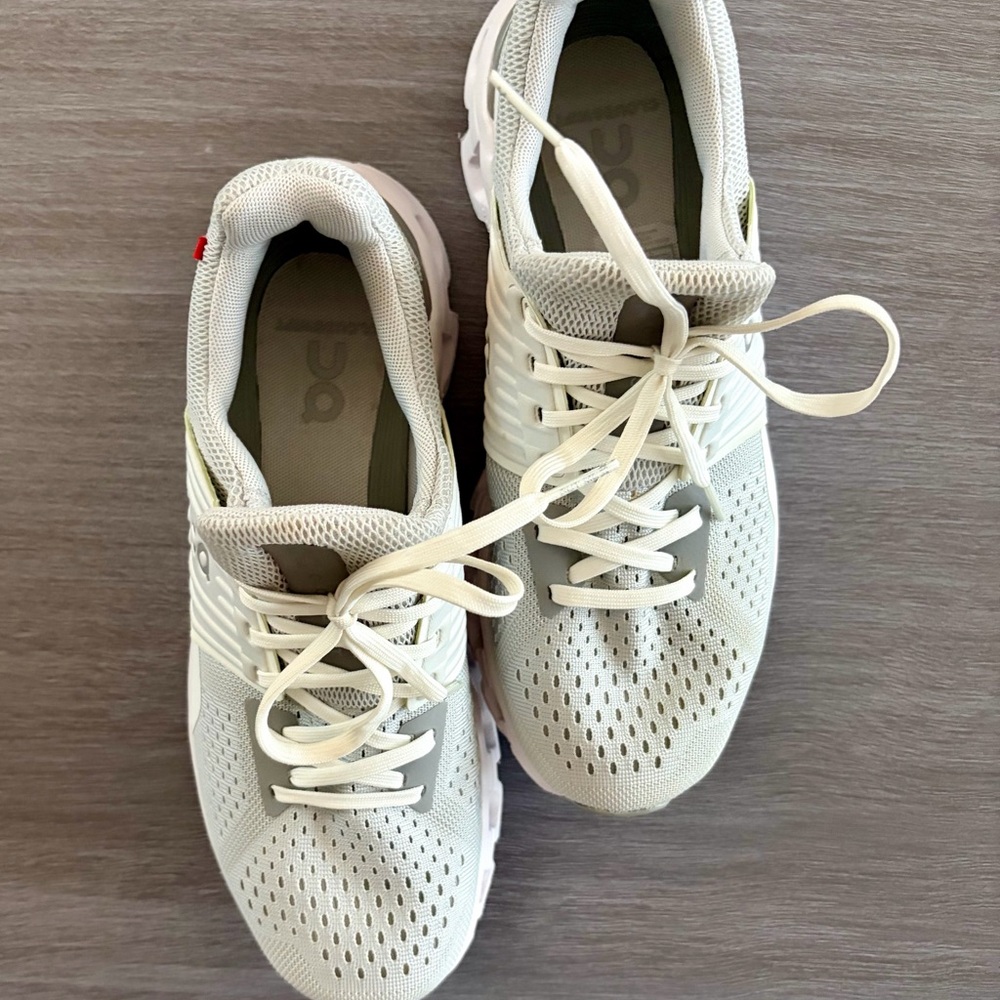 On Running Cloudswift Women's Grey and White Sneakers